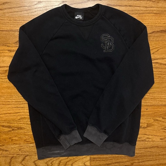 Crazy Black Nike SB Crewneck Sweatshirt Size Medium - Picture 1 of 4